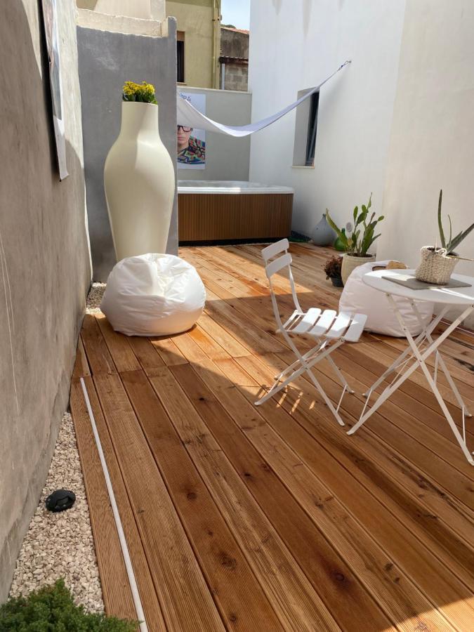 Luvia Rooms Spa 고네사 외부 사진