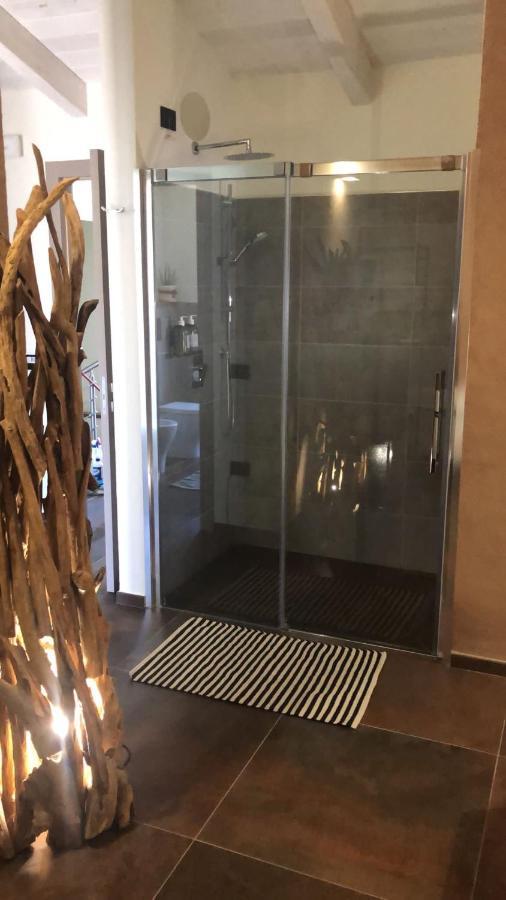 Luvia Rooms Spa 고네사 외부 사진