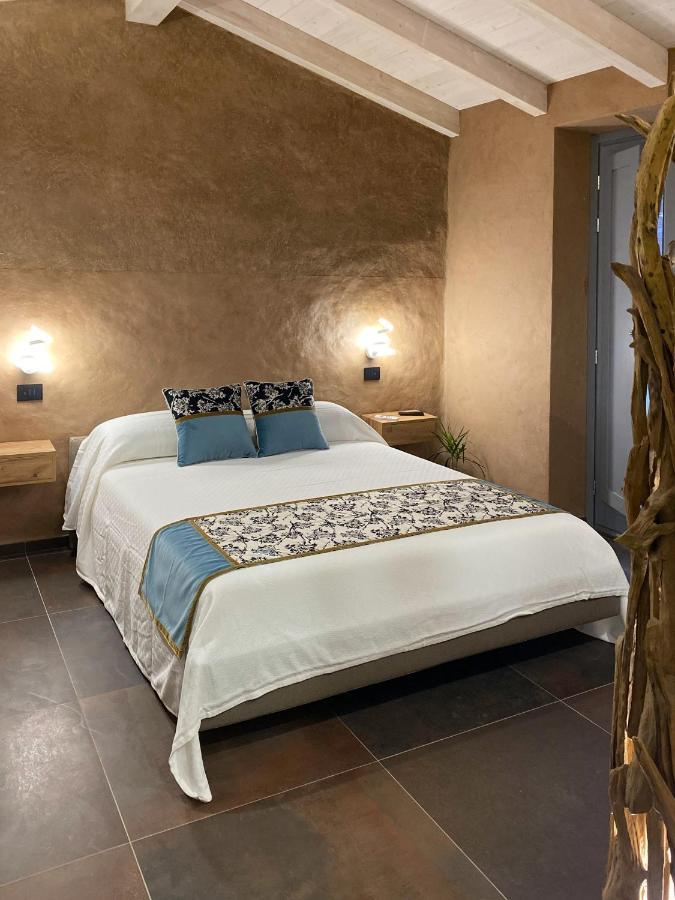 Luvia Rooms Spa 고네사 외부 사진