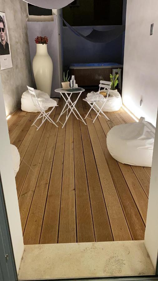 Luvia Rooms Spa 고네사 외부 사진