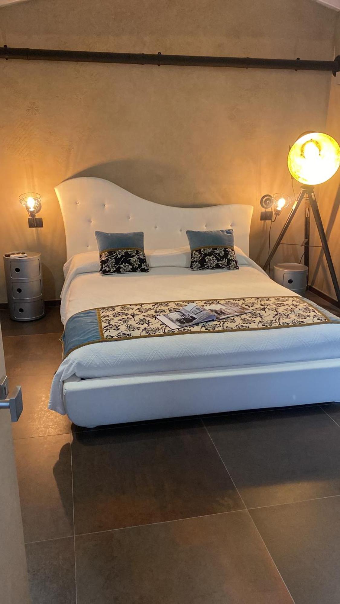 Luvia Rooms Spa 고네사 외부 사진