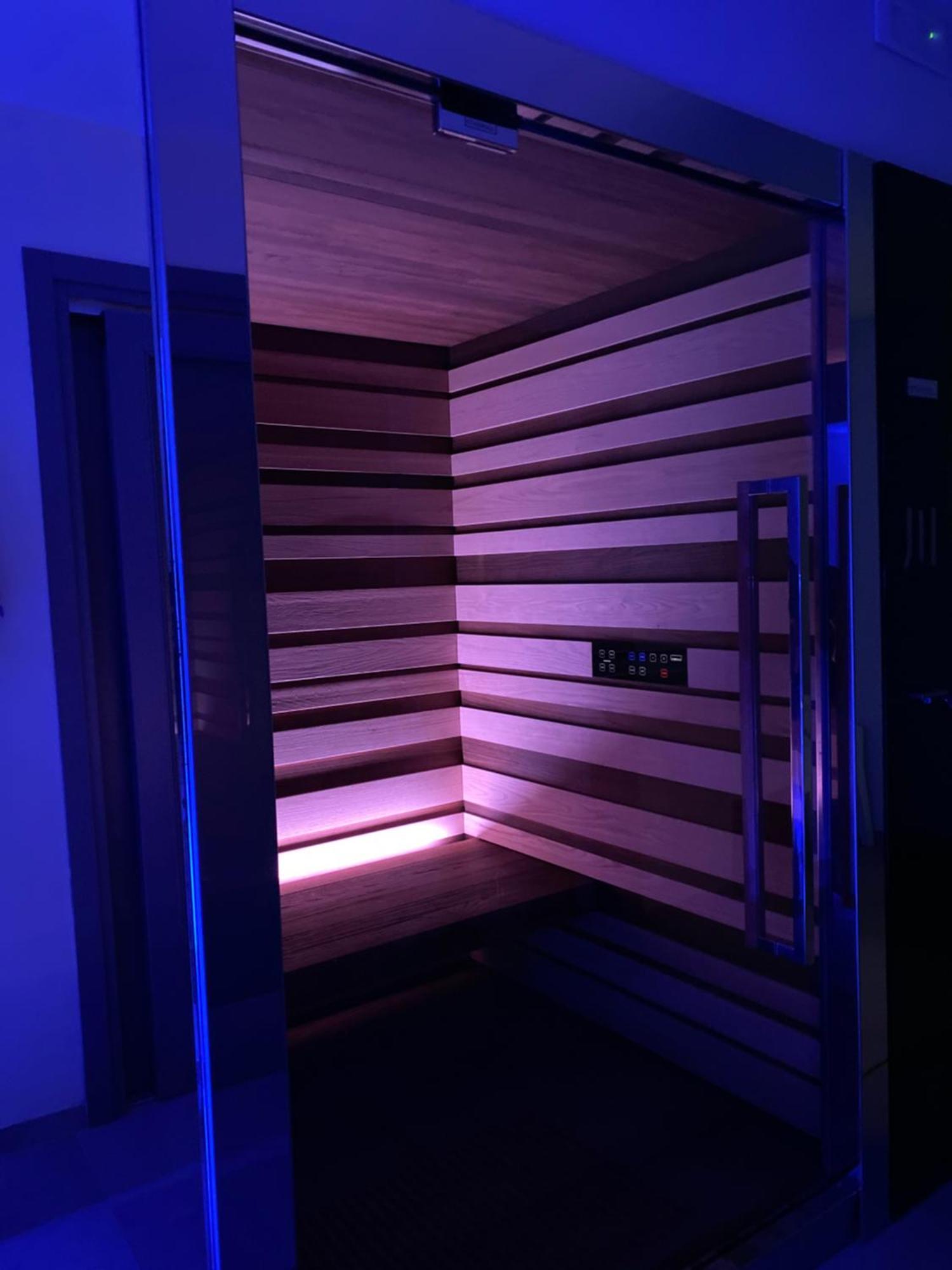 Luvia Rooms Spa 고네사 외부 사진